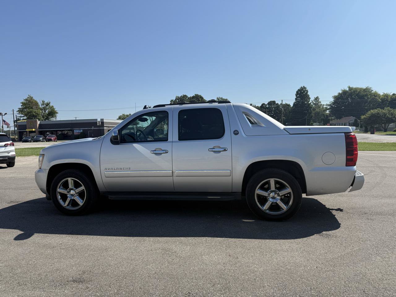 Used 2013 Chevrolet Avalanche LTZ AWD/4WD image 2