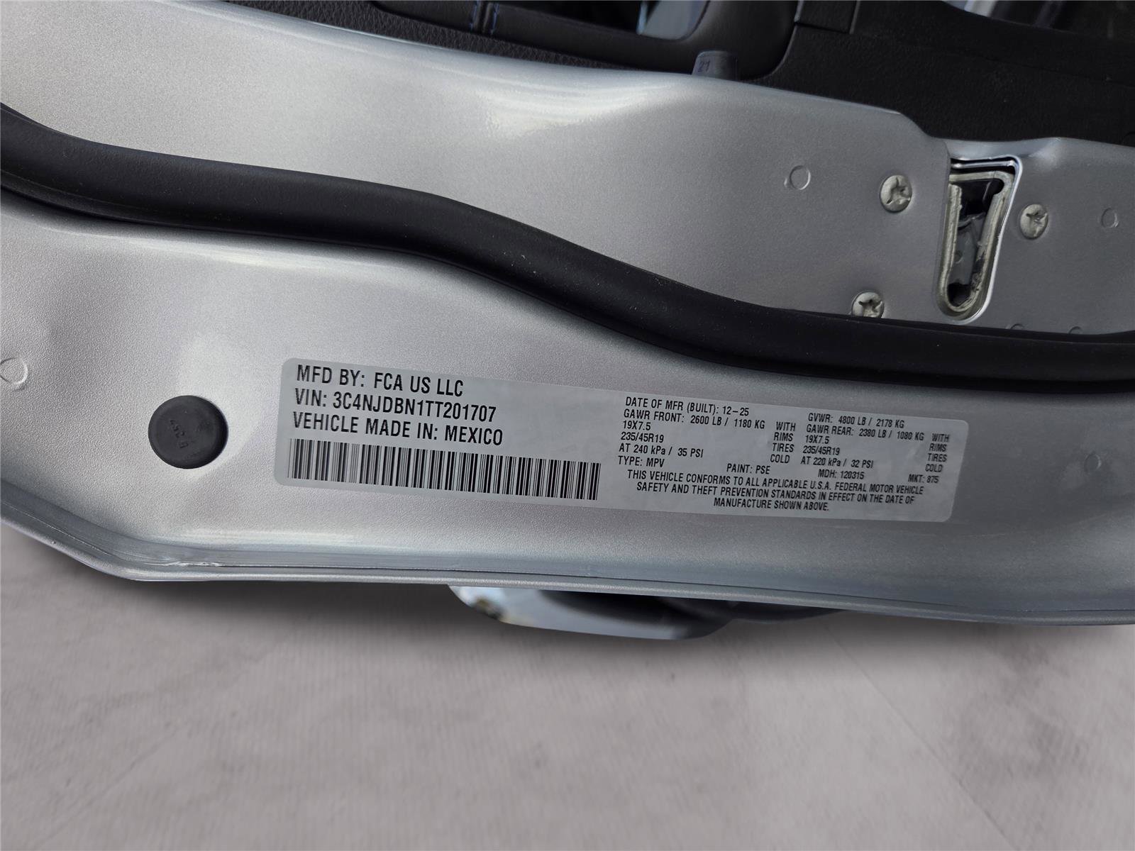 New 2026 Jeep Compass Latitude image 28