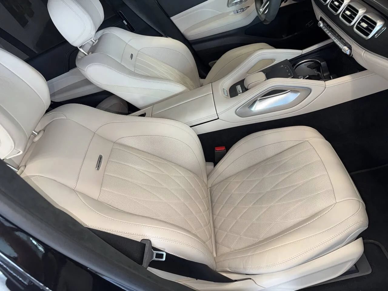 Used 2025 Mercedes-Benz GLS 63 AMG 4MATIC w/ Warmth & Comfort Package image 30