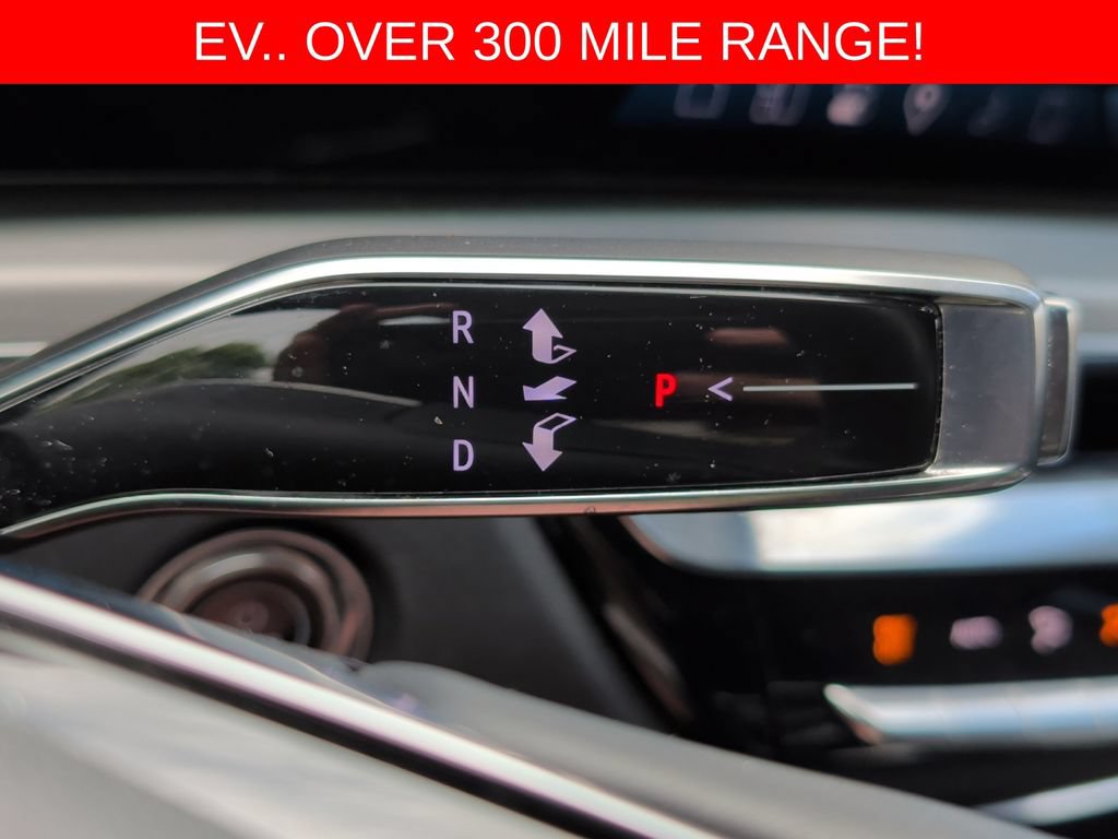 Used 2024 Cadillac Lyriq Luxury w/ LPO, Floor Liner Package AWD/4WD image 24