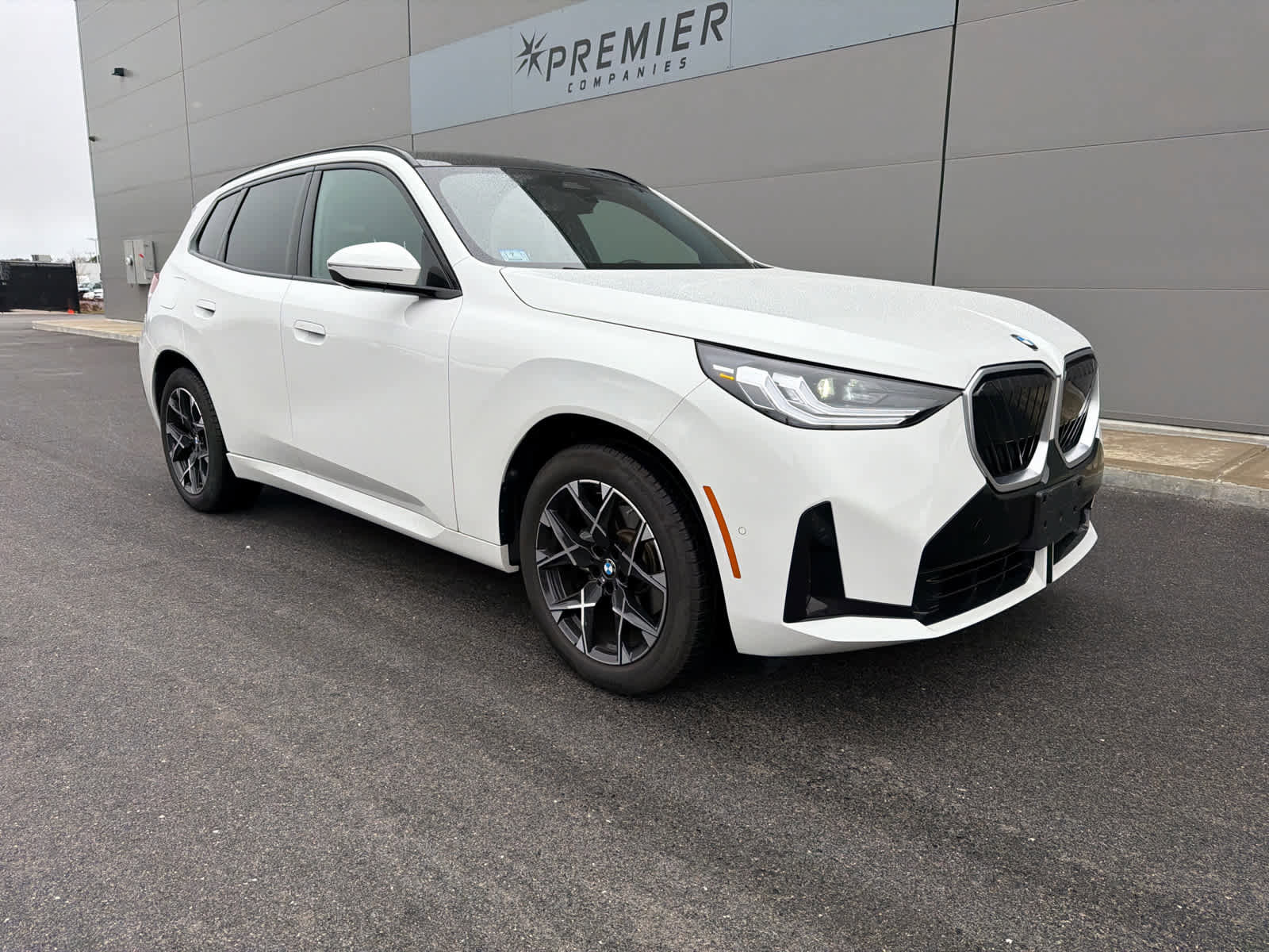 Used 2025 BMW X3 xDrive30i w/ M Sport Package image 2