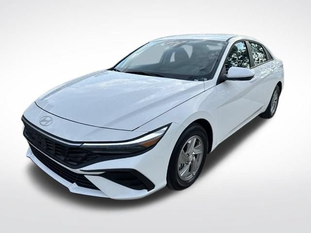 Used 2026 Hyundai Elantra SE FWD image 11