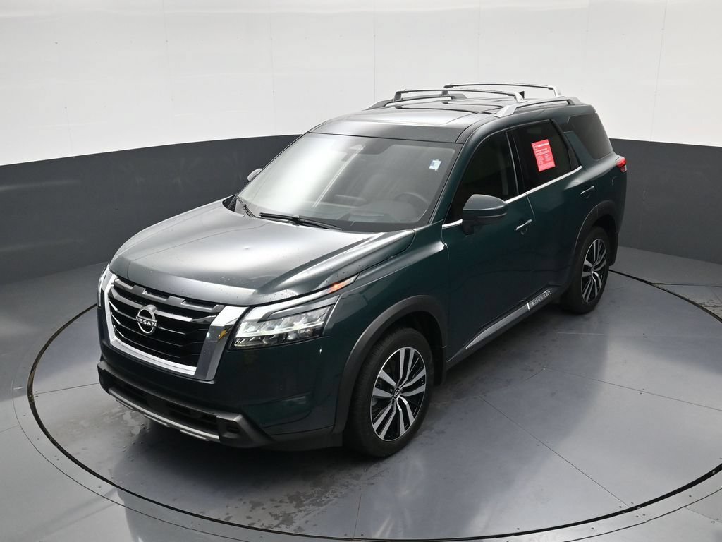 Used 2024 Nissan Pathfinder Platinum w/ Cargo Package FWD image 30