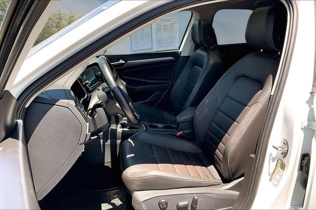 Used 2024 Volkswagen Jetta SE FWD image 20