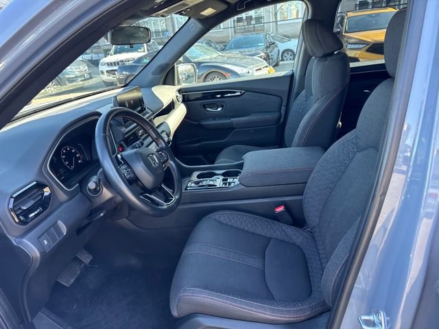 Used 2023 Honda Pilot Sport image 3