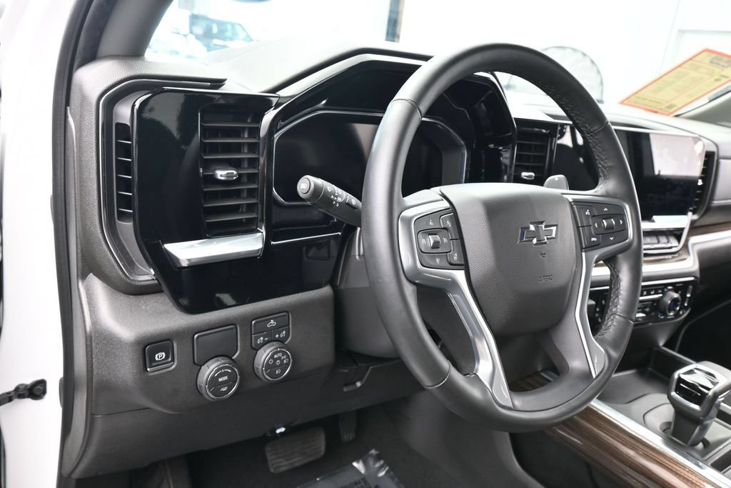 Used 2026 Chevrolet Silverado 1500 RST RWD image 15