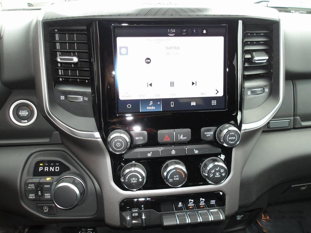 New 2026 RAM 1500 4x4 Crew Cab image 13