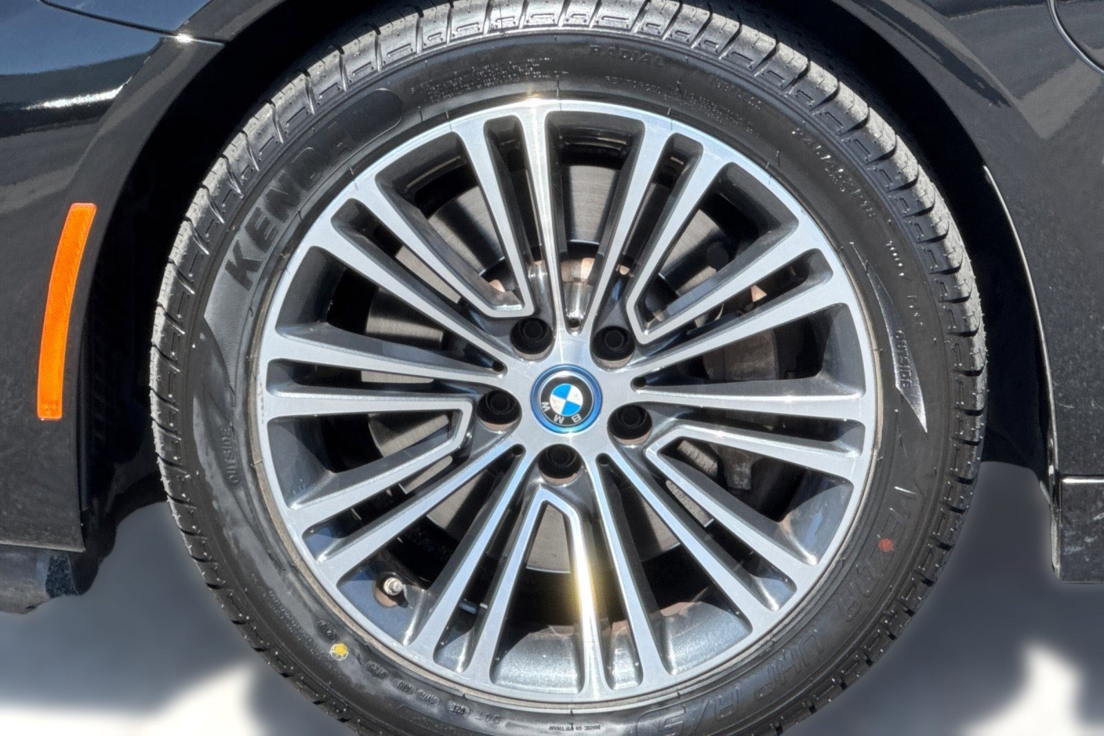 Used 2019 BMW 530e RWD image 11