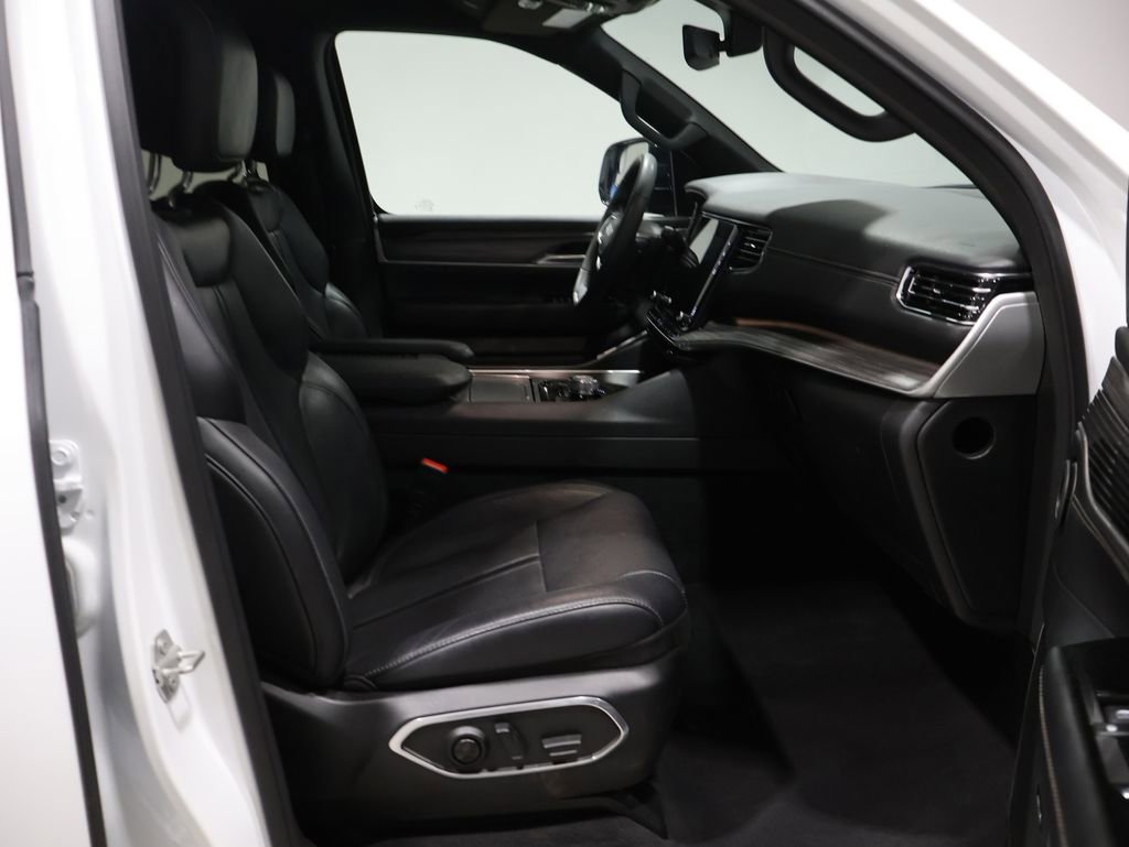 Certified 2024 Jeep Wagoneer Series II image 23