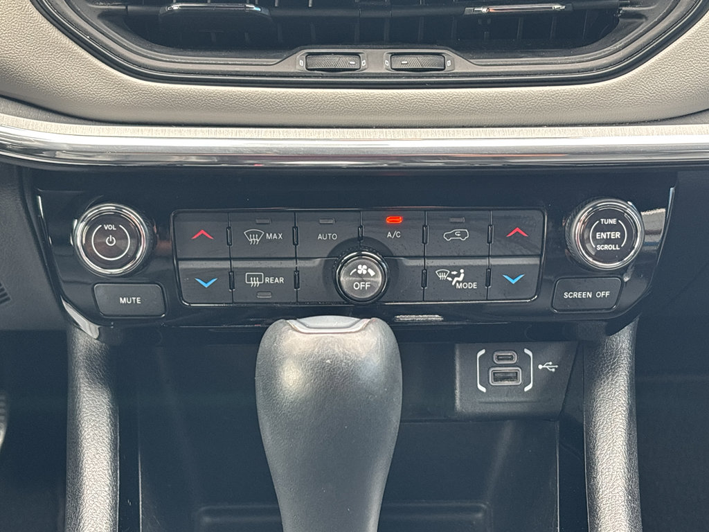 Used 2024 Jeep Compass Limited AWD/4WD image 17