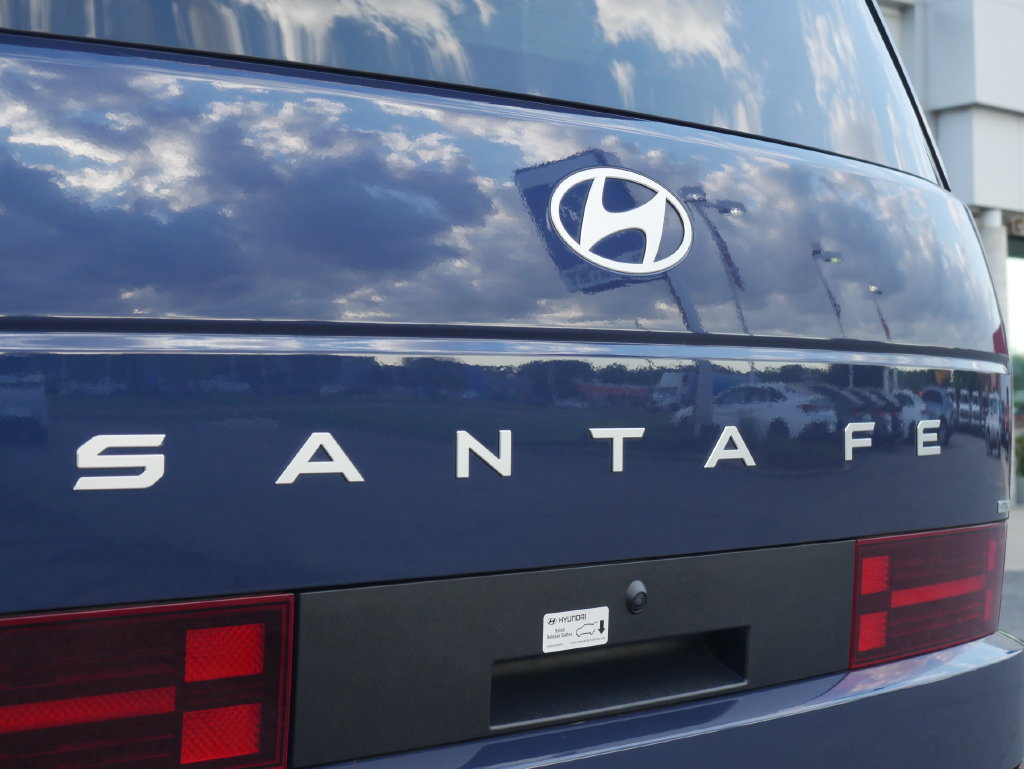 Used 2025 Hyundai Santa Fe SEL AWD/4WD image 17