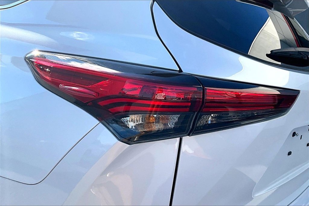 Certified 2022 Toyota Highlander XLE image 23