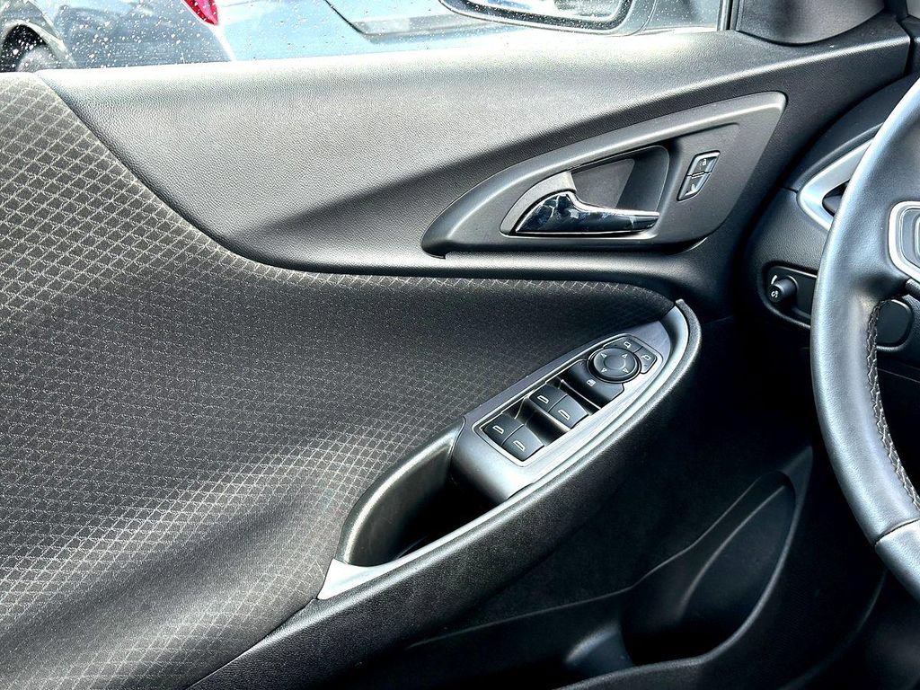 Used 2023 Chevrolet Malibu RS FWD image 28