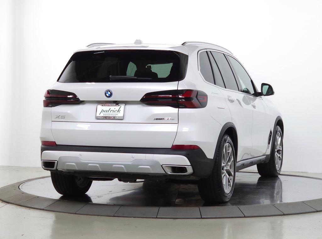 Used 2026 BMW X5 xDrive50e w/ Executive Package AWD/4WD image 9