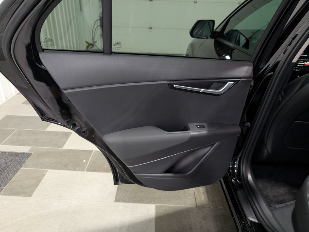 Used 2024 Kia Niro Wind FWD image 8