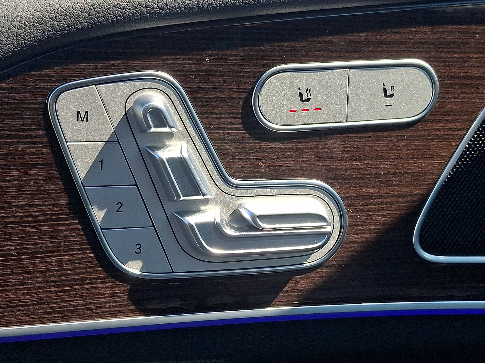 Certified 2025 Mercedes-Benz GLE 450 4MATIC image 28