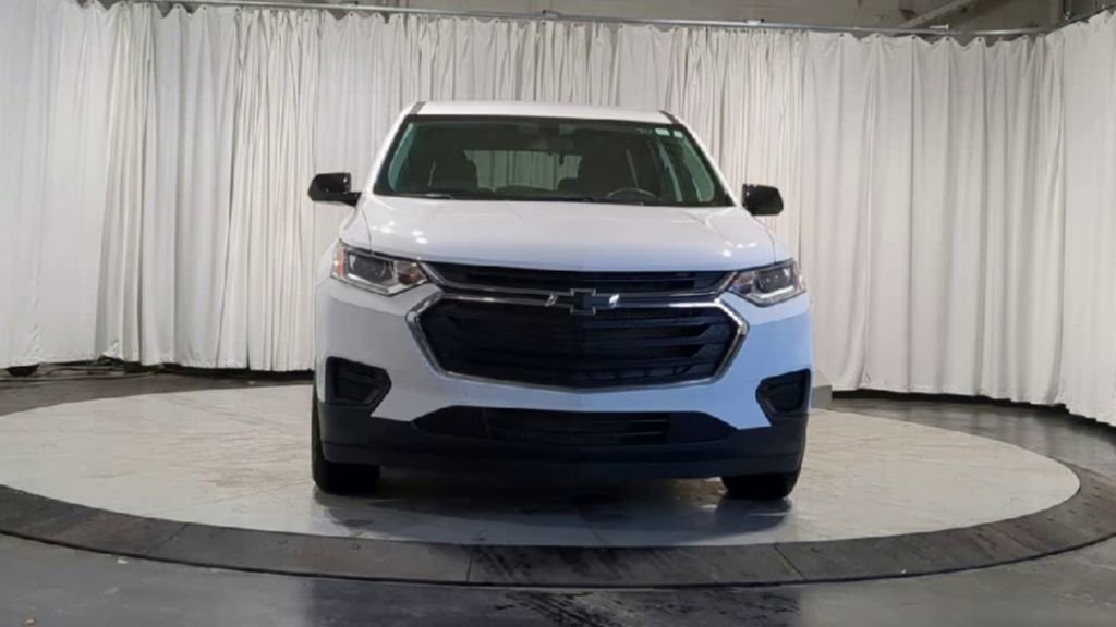 Used 2020 Chevrolet Traverse LS image 3