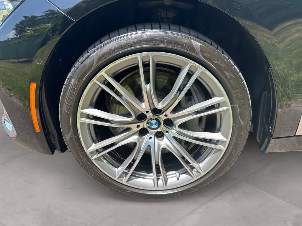 Used 2020 BMW 750i xDrive w/ Executive Package AWD/4WD image 6