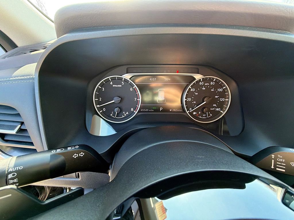 Used 2023 Nissan Rogue SV image 40