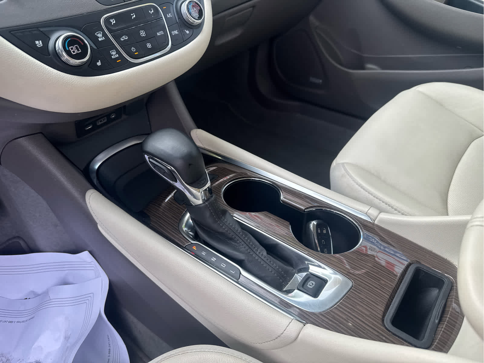 Used 2024 Chevrolet Malibu LT image 28