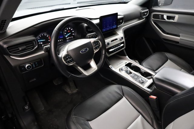 Used 2023 Ford Explorer XLT w/ Equipment Group 202A image 10