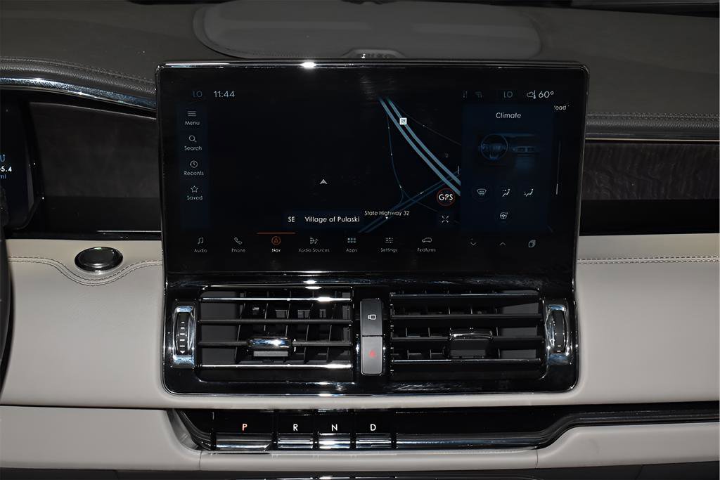 Used 2023 Lincoln Navigator L Reserve w/ Equipment Group 201A image 13