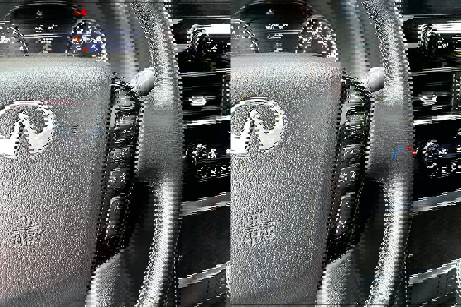 Used 2024 INFINITI QX80 Luxe image 25