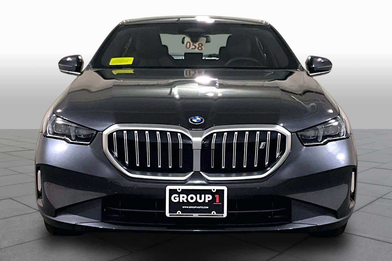 Used 2026 BMW i5 eDrive40 w/ Premium Package AWD/4WD image 3