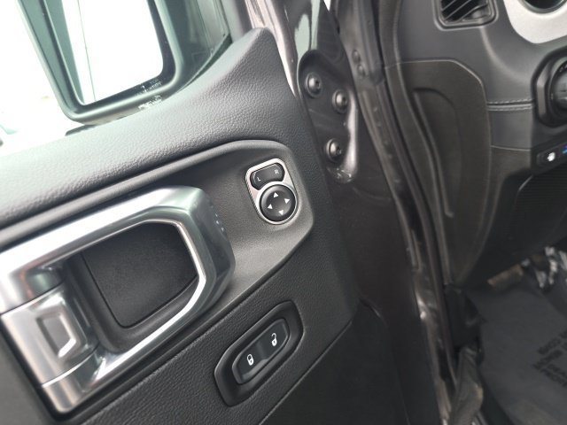 Used 2025 Jeep Wrangler Unlimited Sahara w/ Safety Group AWD/4WD image 16