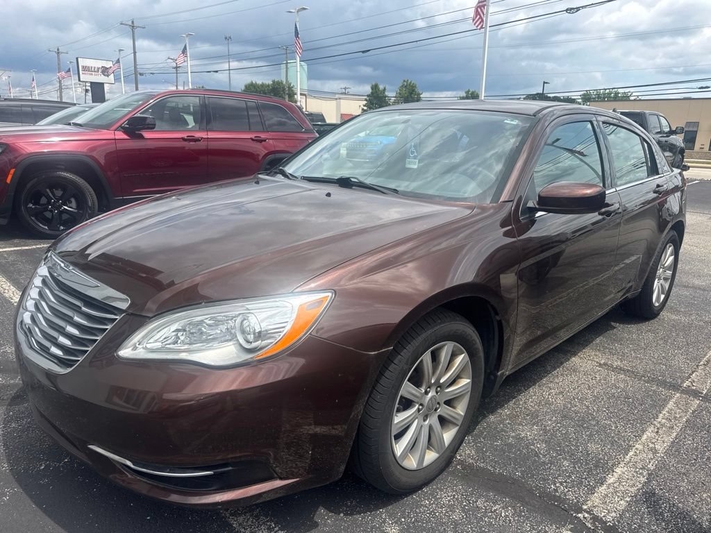 Used 2013 Chrysler 200 Touring FWD image 6