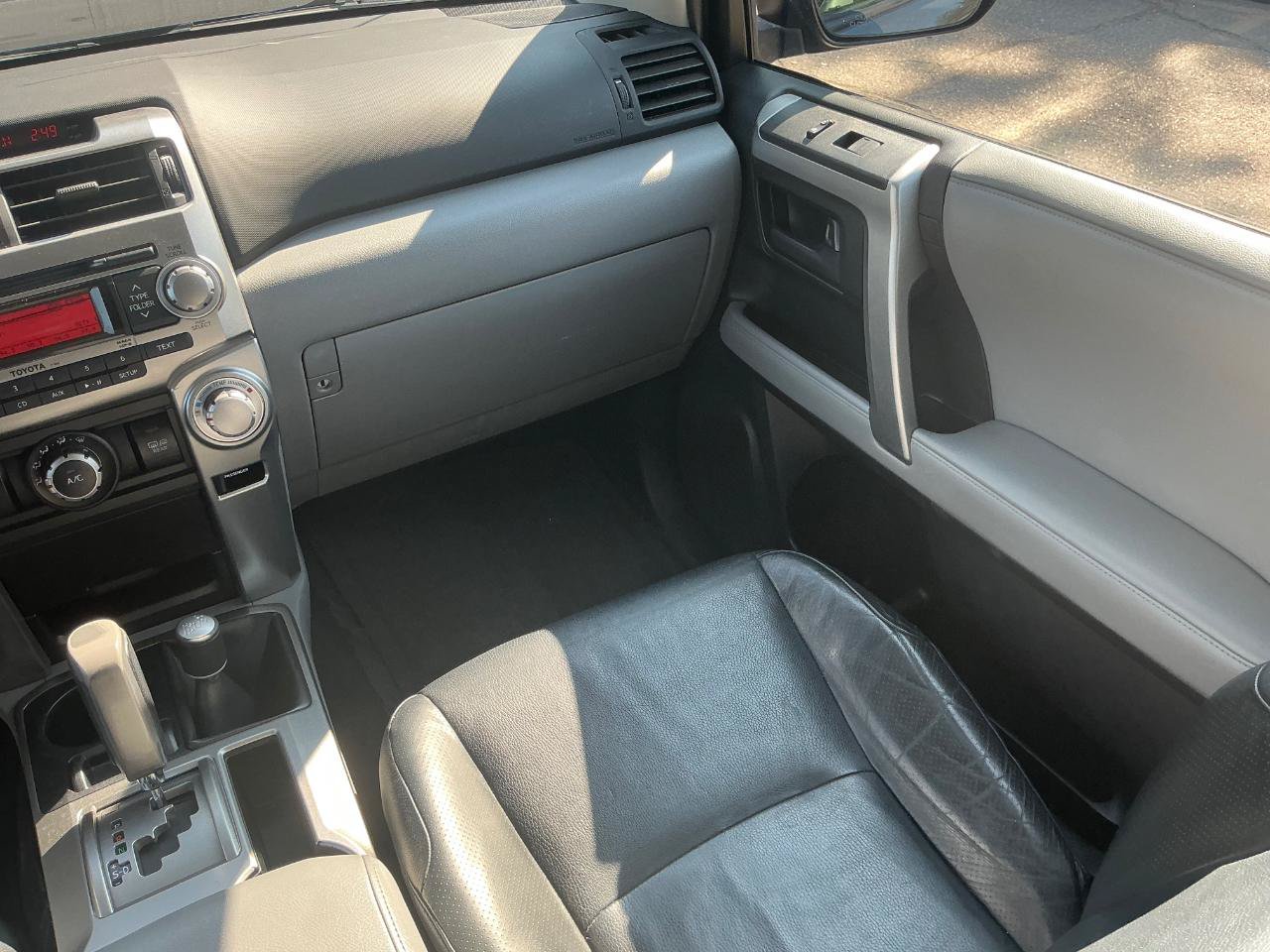 Used 2011 Toyota 4Runner SR5 w/ Convenience Pkg AWD/4WD image 21
