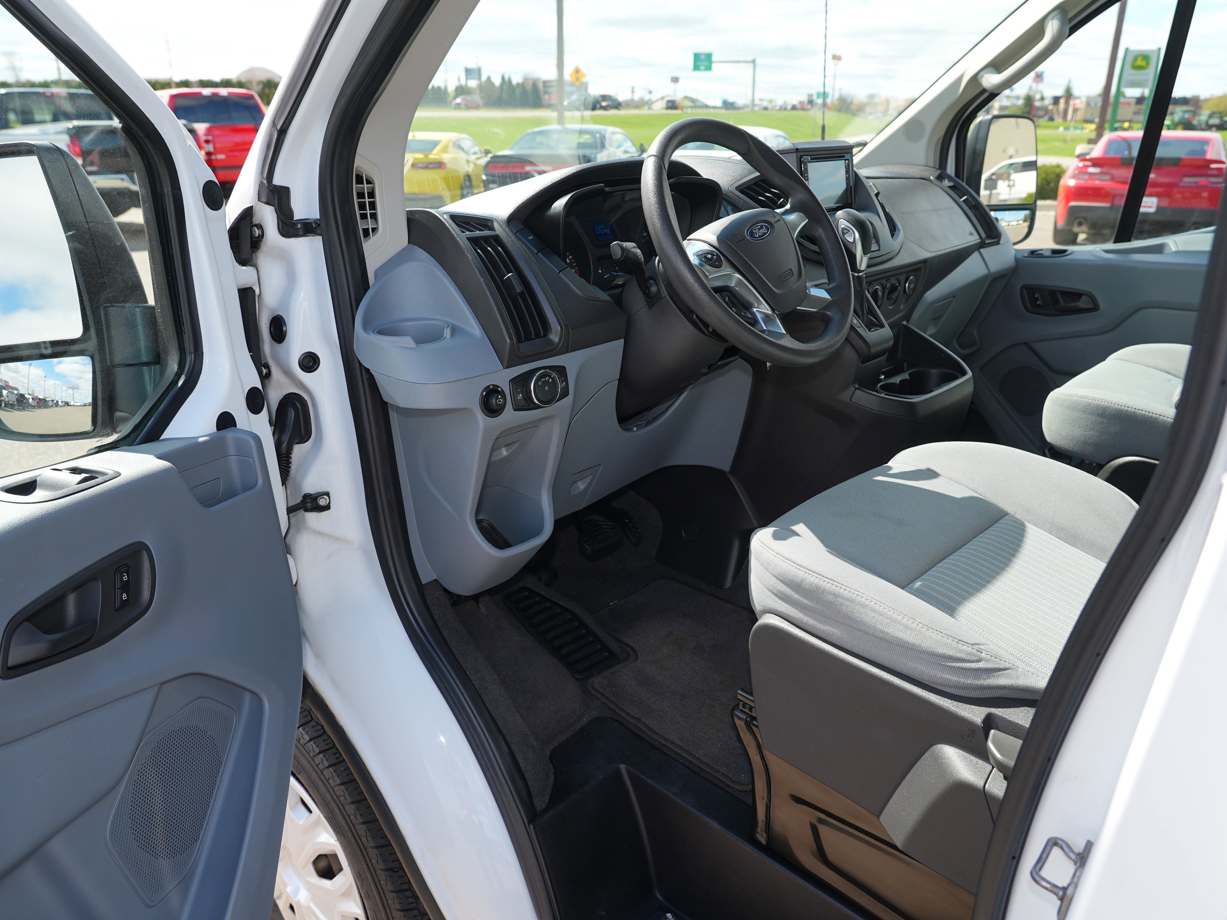 Used 2015 Ford Transit 350 XLT RWD image 13