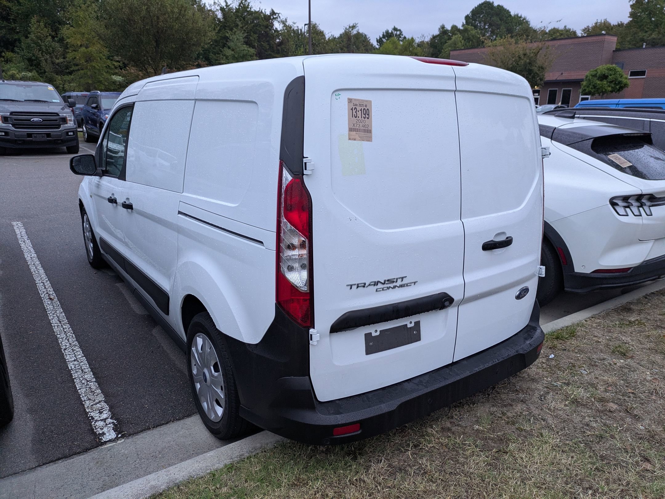Used 2020 Ford Transit Connect XL image 4