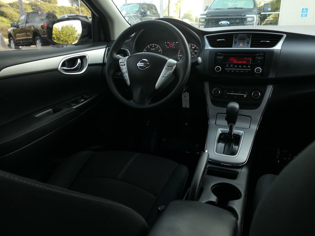 Used 2015 Nissan Sentra S image 26