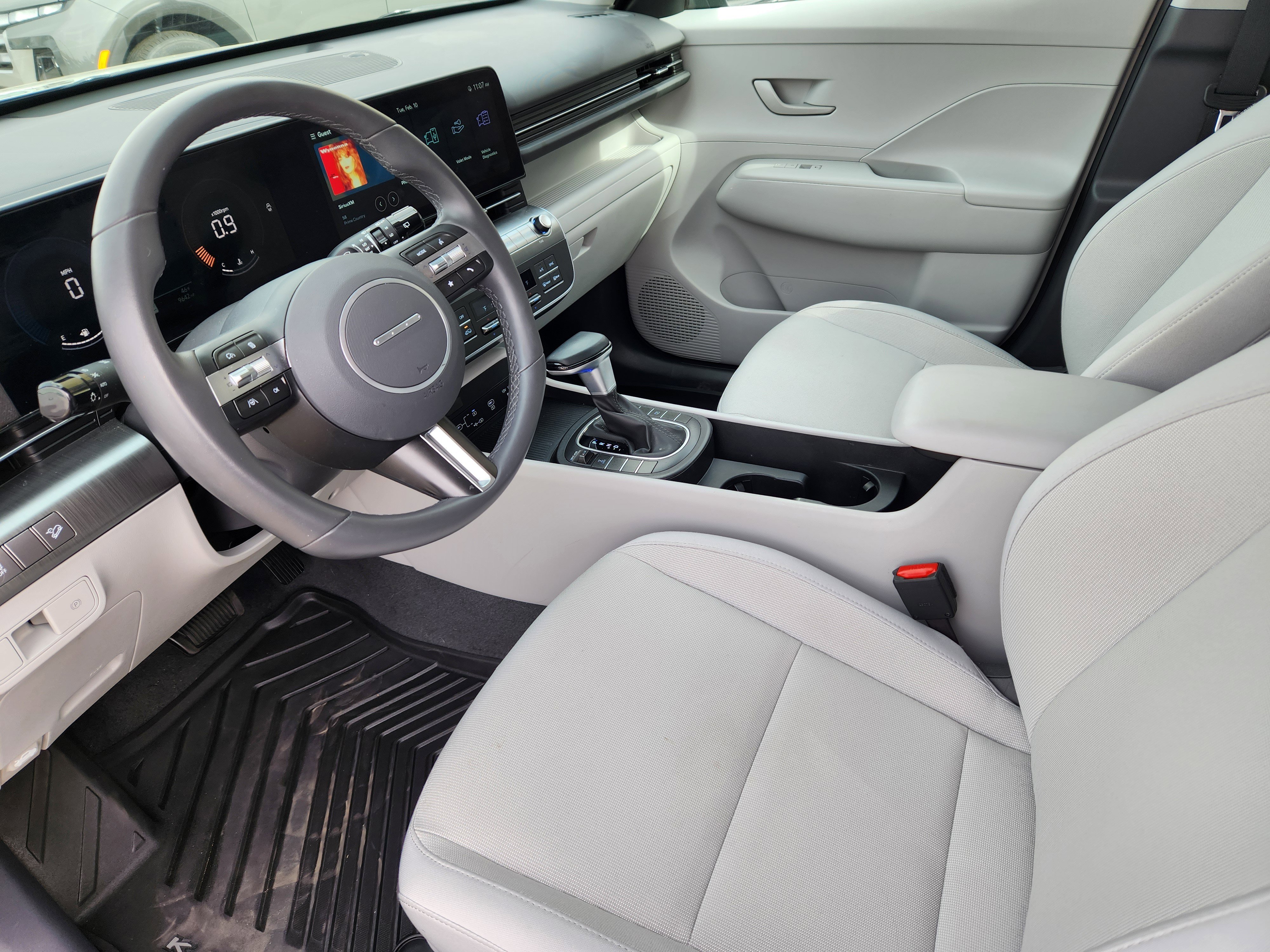 Certified 2025 Hyundai Kona SEL image 8