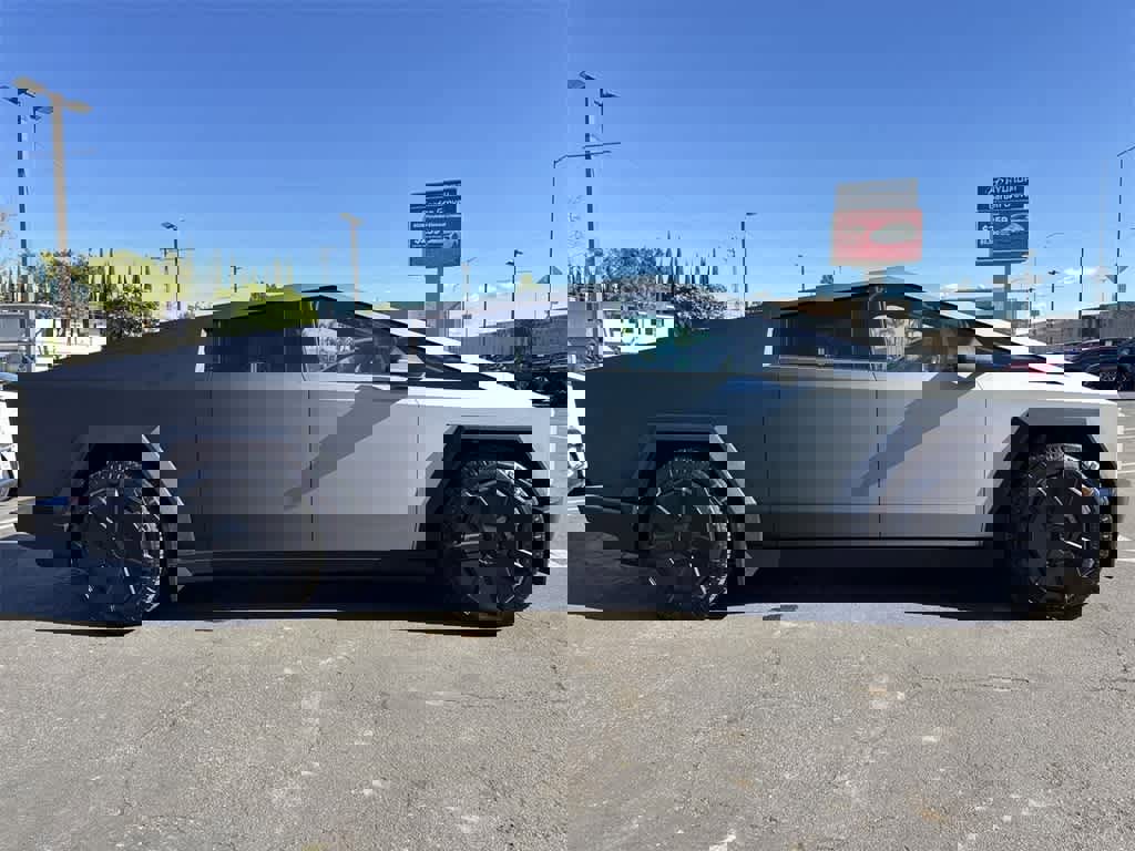 Used 2024 Tesla Cybertruck AWD Crew Cab image 3
