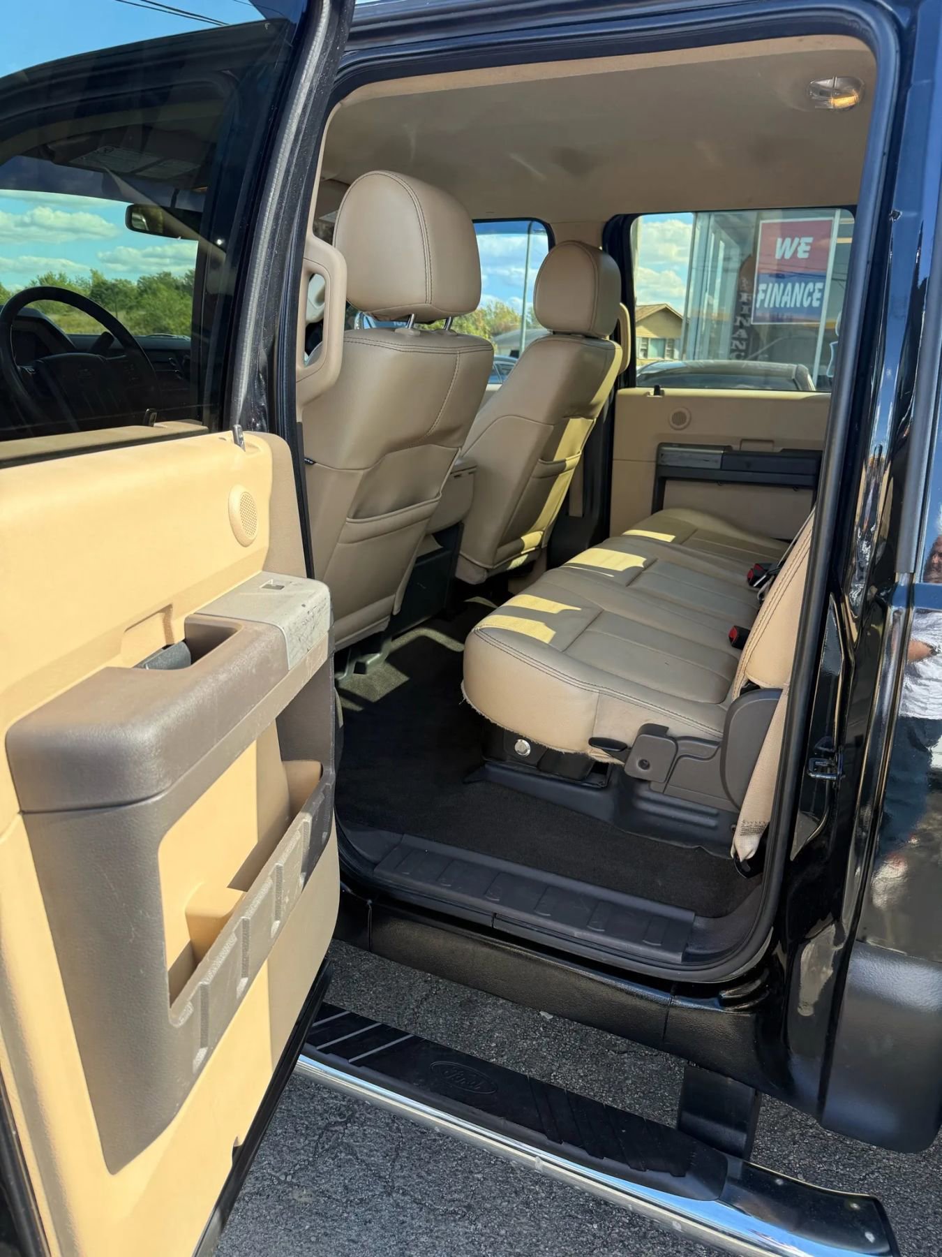 Used 2012 Ford F250 Lariat image 16