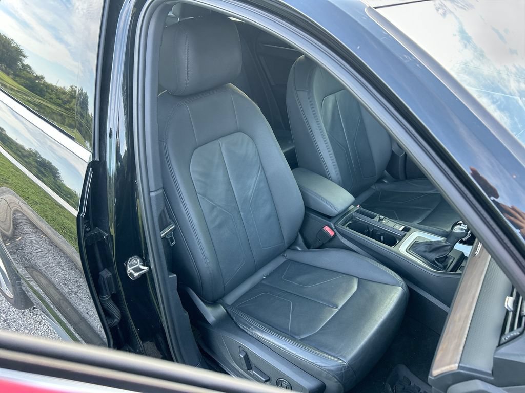 Used 2020 Audi Q3 2.0T Premium Plus w/ Premium Plus Package AWD/4WD image 32