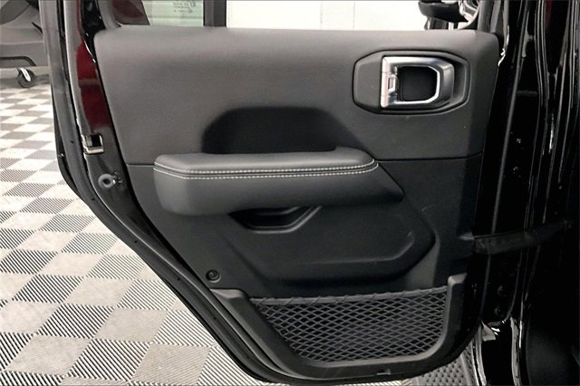 Used 2022 Jeep Wrangler Unlimited Sahara 4xe w/ Cold Weather Group image 18