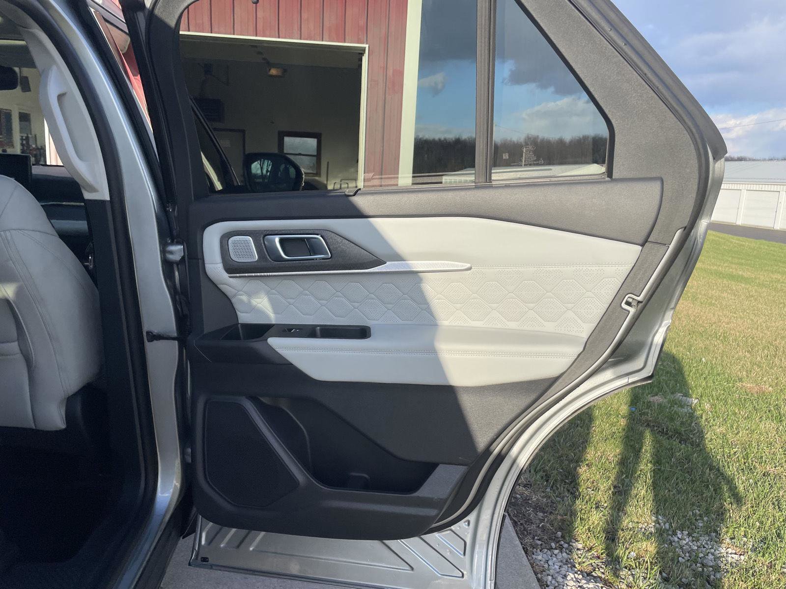 Used 2025 Ford Explorer Platinum w/ LUX Leather Package image 33