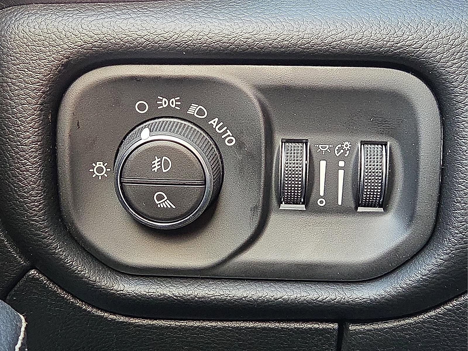 New 2026 RAM 1500 Laramie w/ Night Edition image 21