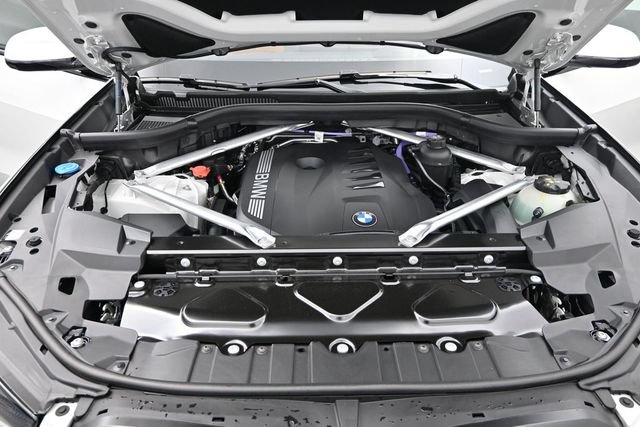 New 2026 BMW X5 xDrive40i w/ M Sport Package AWD/4WD image 26