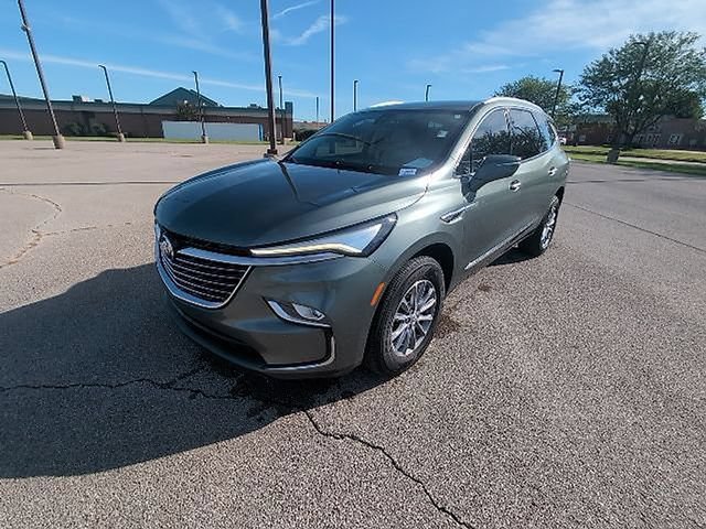 Used 2025 Buick Enclave Preferred w/ Power Package FWD image 12