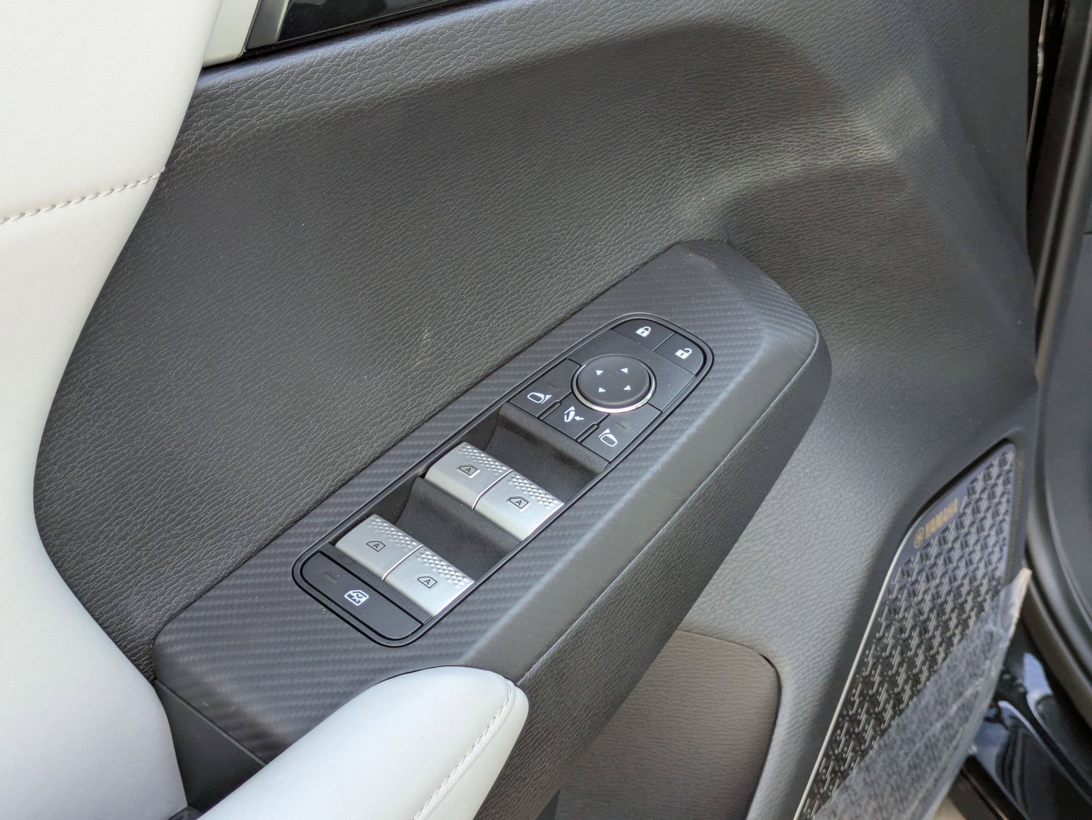 New 2025 Mitsubishi Outlander SE FWD image 12