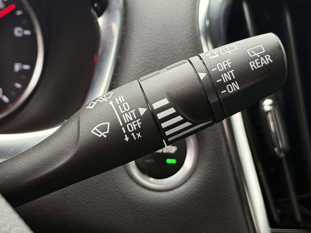 Used 2023 Chevrolet Traverse Premier w/ Redline Edition image 23