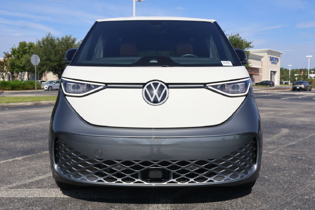 Used 2025 Volkswagen ID. Buzz Pro S RWD image 3