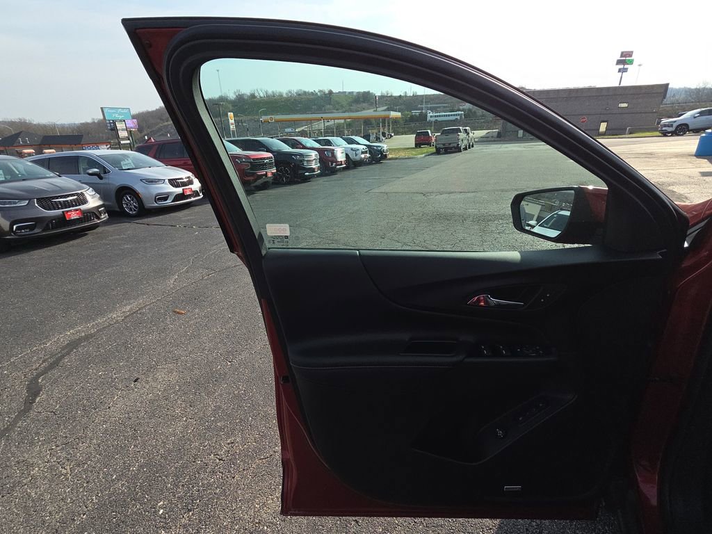 Used 2024 Chevrolet Equinox Premier image 12