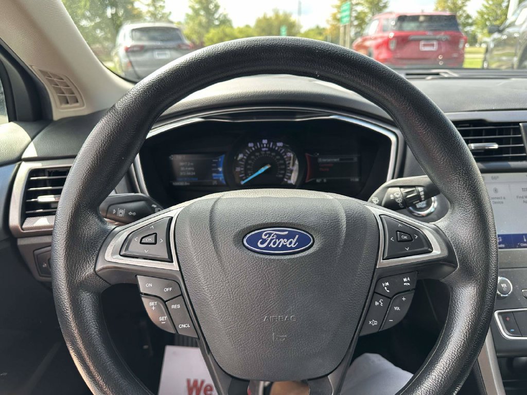 Certified 2020 Ford Fusion SE FWD image 17