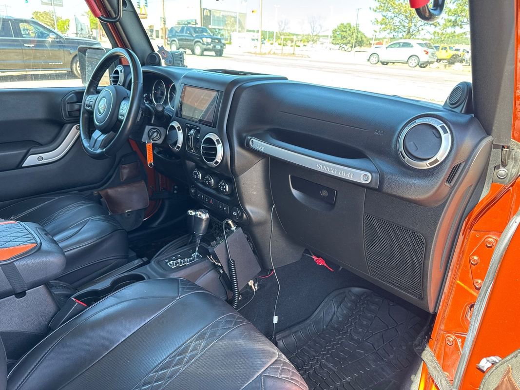 Used 2014 Jeep Wrangler Unlimited Rubicon w/ Connectivity Group AWD/4WD image 20