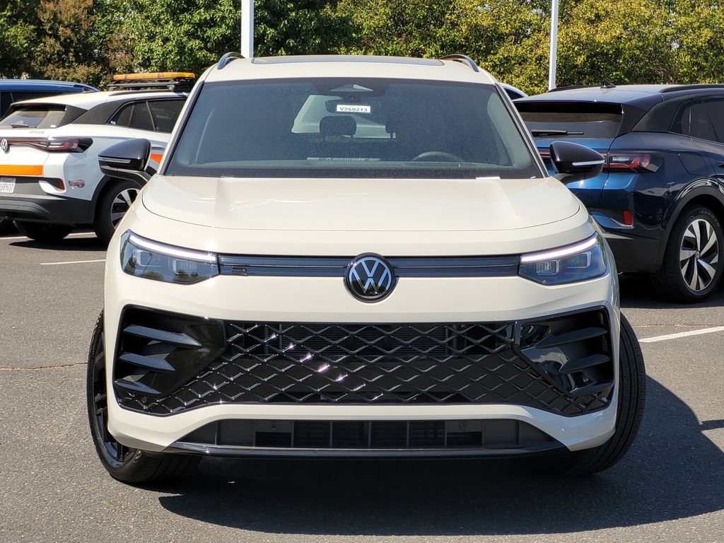 New 2026 Volkswagen Tiguan SE R-Line FWD image 2